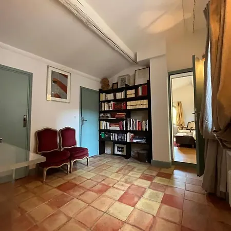 Face Au Palais