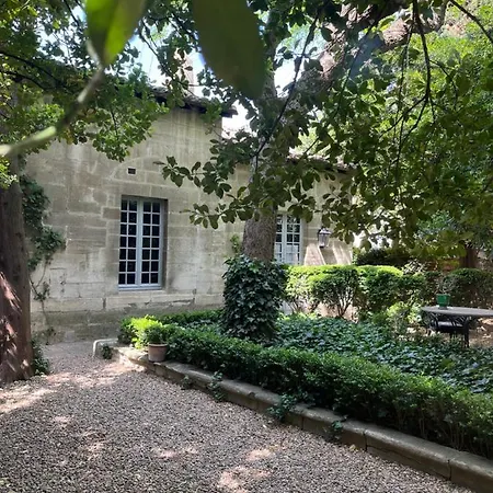 Alojamento de Acomodação e Pequeno-almoço Face Au Palais *